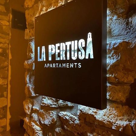 Apartaments La Pertusa 2O Corca  Buitenkant foto