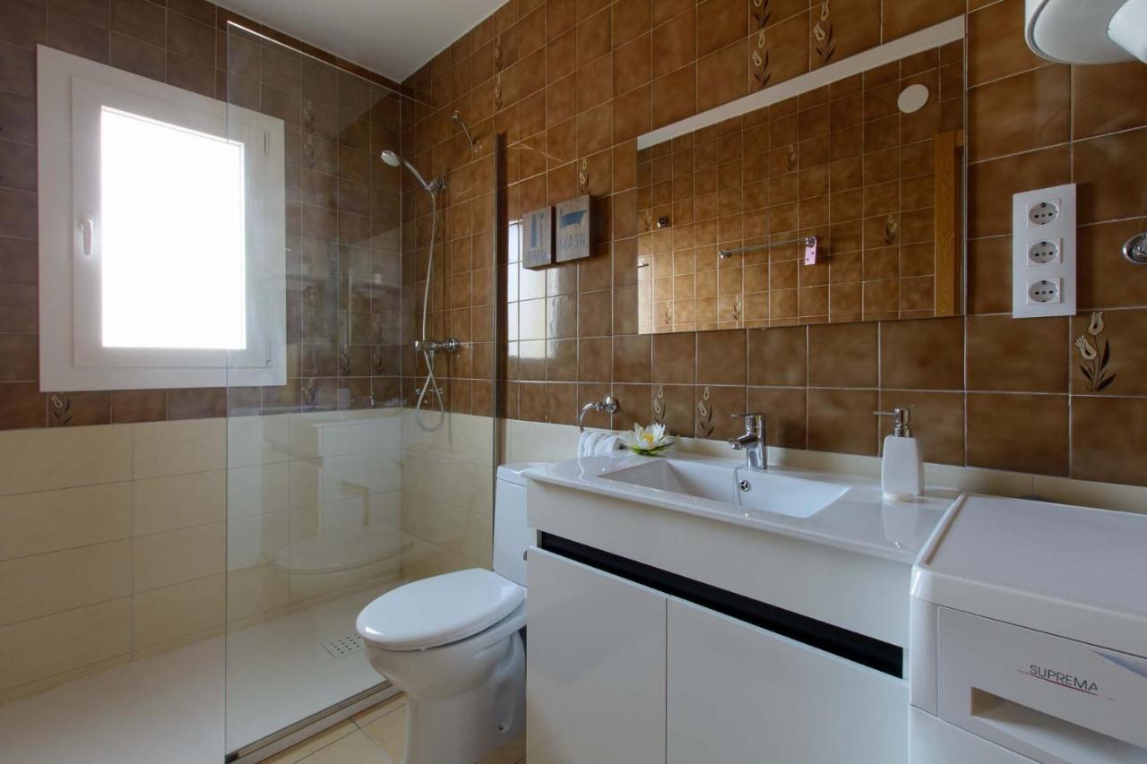 Apartaments La Pertusa 2O Corca  Buitenkant foto