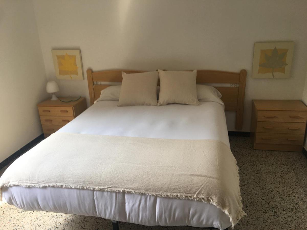 Apartaments La Pertusa 2O Corca  Buitenkant foto