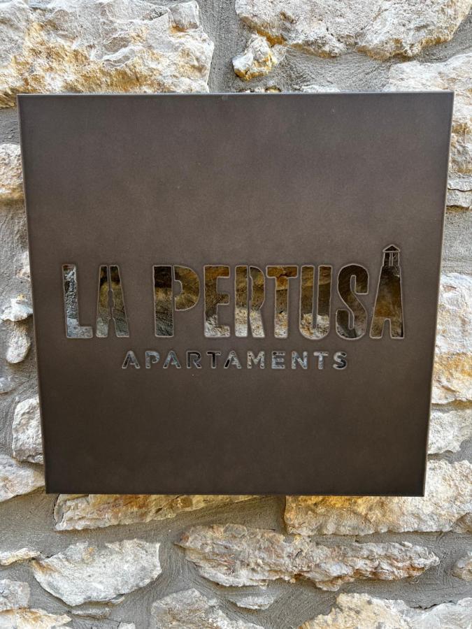 Apartaments La Pertusa 2O Corca  Buitenkant foto